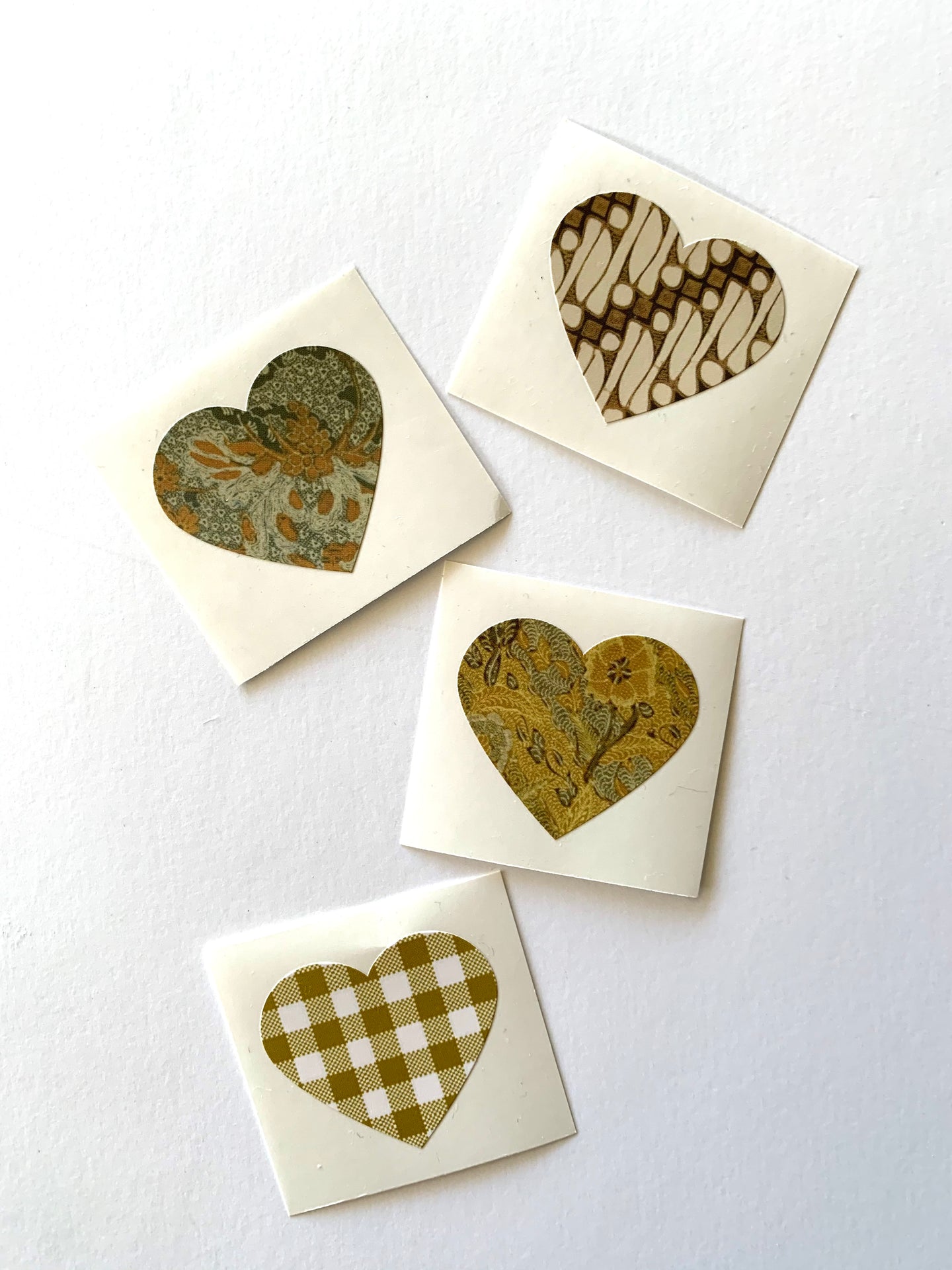 OCHRE Patterns (4) heart-shaped stickers